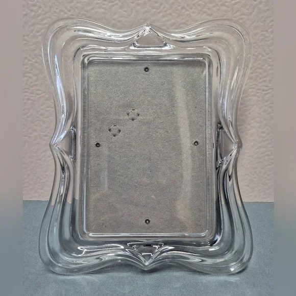 Elegant Clear Glass Picture Frame - Crystal? - Picture 2 of 7